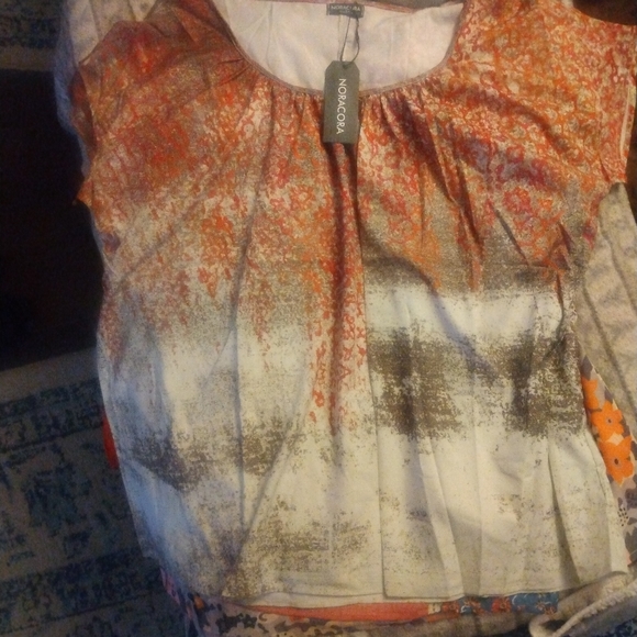 Tops - Picture 2 of 2